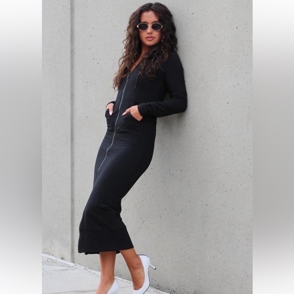 Emmy Deveaux The Long Hoodie - Picture 2 of 16